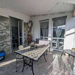  Appartamento Con Terrazzo Italia